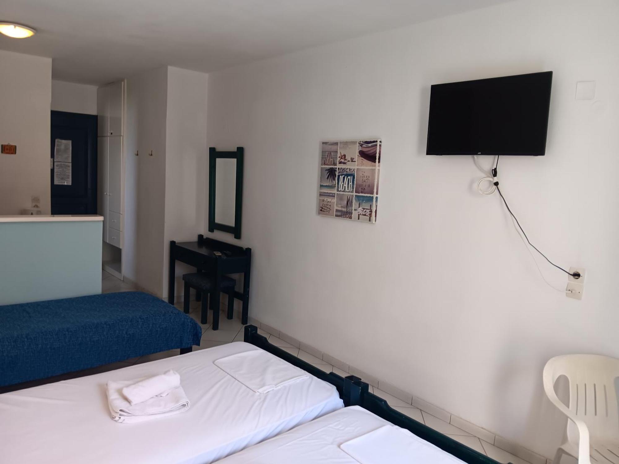 In Agiapelagia For 3 Pers - Crete